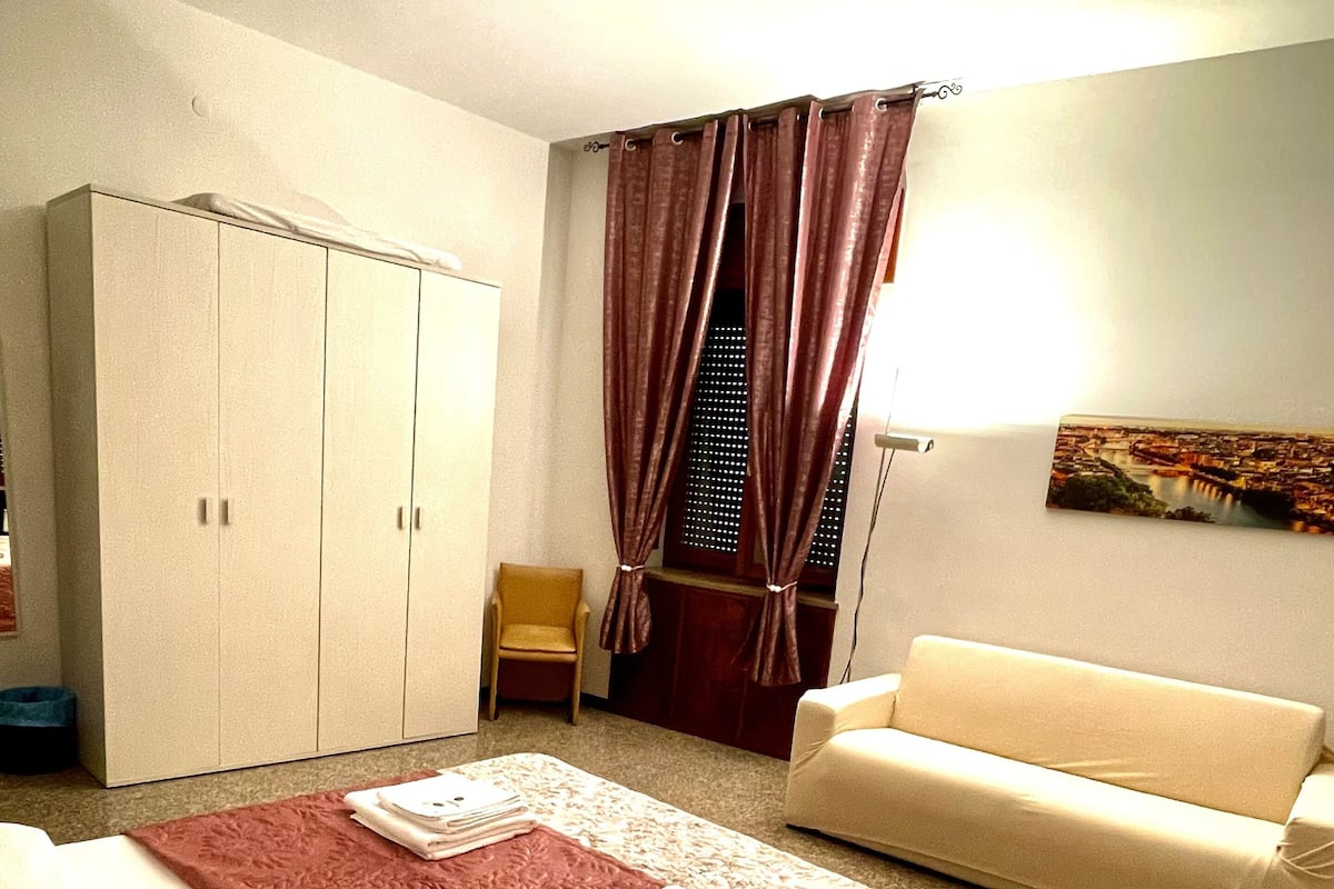 Chambre Familiale (Private External Bathroom) | 1 chambre, Wi-Fi gratuit