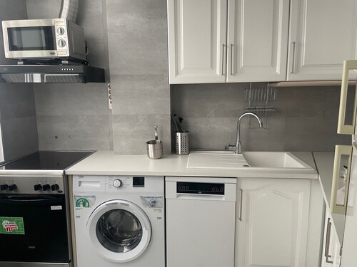 NICE APARTMENT RECENTLY RENOVATED