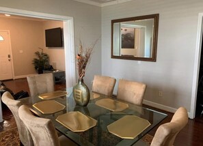 Dining - Craftsman Style home, located a mile walk from Uptown Charlotte (Charlotte)