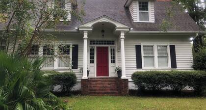 Charming 1-bedroom apartment minutes to FSU and downtown, convenient to I-10