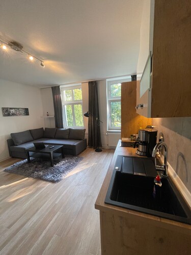 Cozy studio with a view of the spa garden