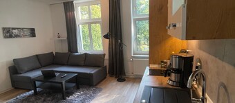 Cozy studio with a view of the spa garden