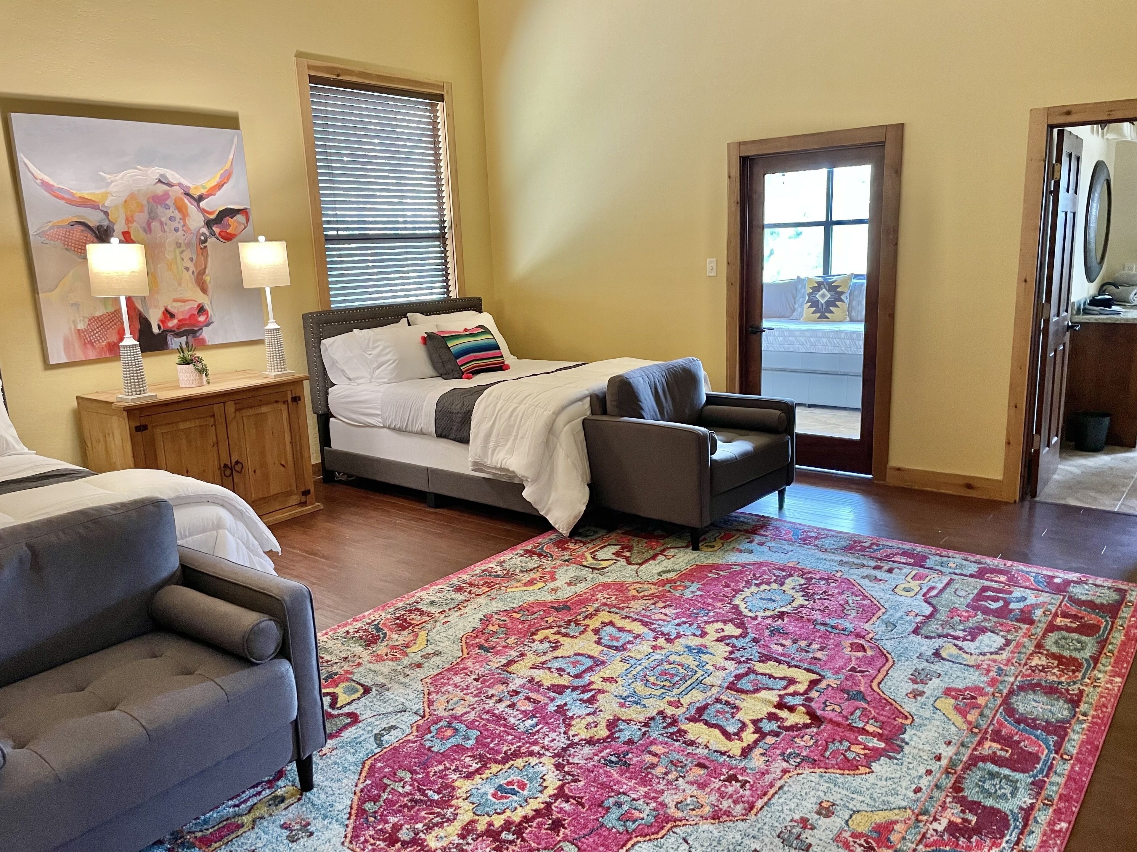 6 soverom, strykejern/-brett, reiseseng for barn og wi-fi (inkludert)