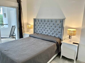 1 chambre, fer et planche à repasser, lit parapluie, Wi-Fi gratuit
