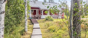 Peukaloinen b1 by Interhome