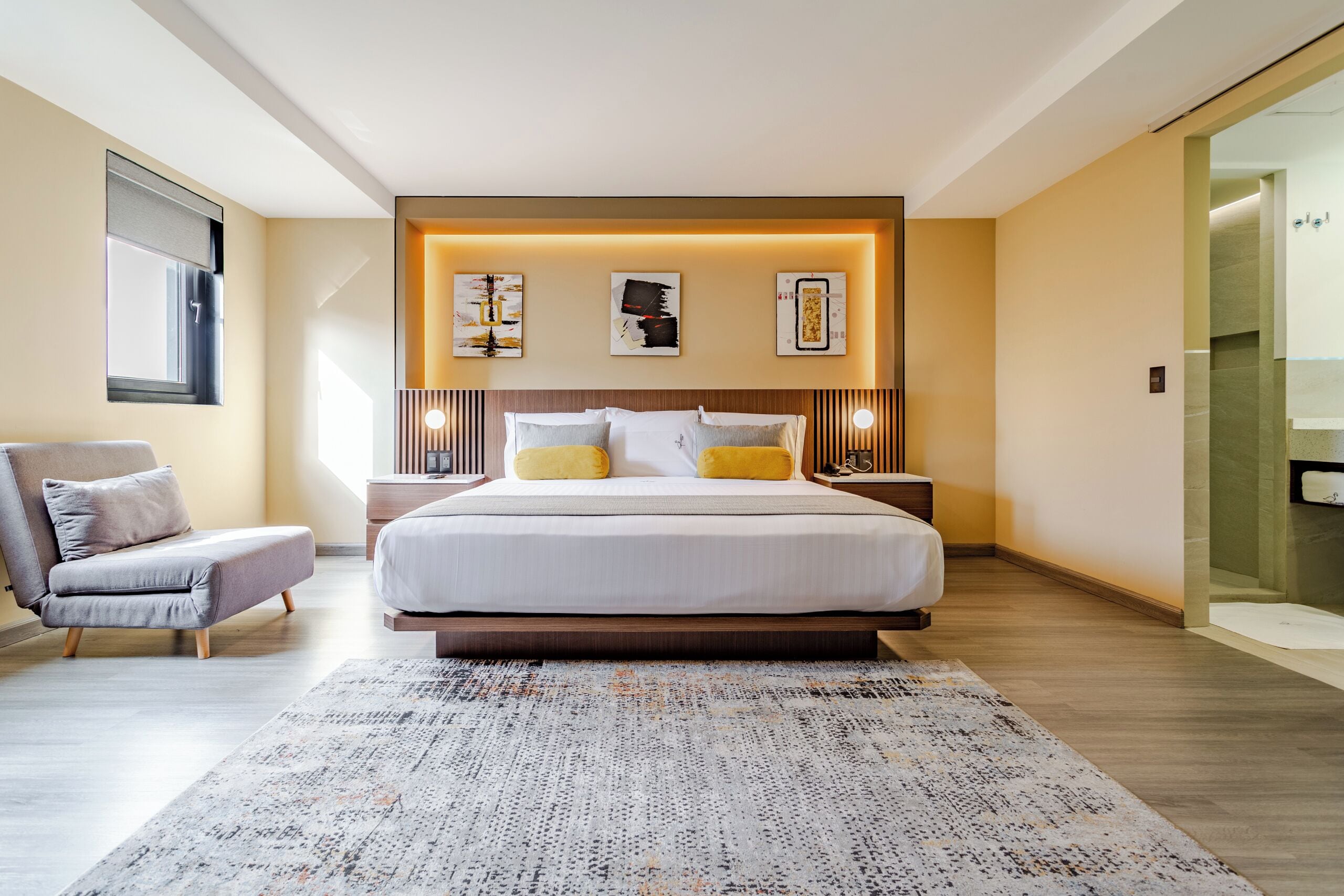 deluxe room | 1 bedroom, premium bedding, down duvets, minibar