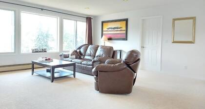 Tranquil 2-Bedroom Retreat on 2nd Floor