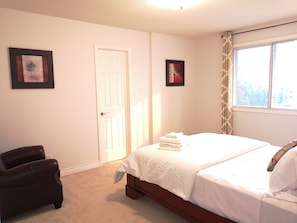 2 habitaciones, escritorio, tabla de planchar con plancha y wifi gratis