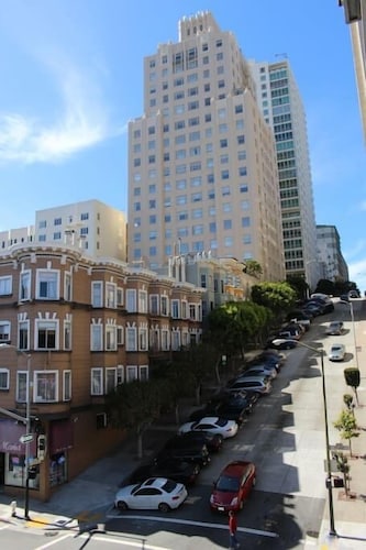 Amazing Large Central Modern Flat - Great for Work + Families
