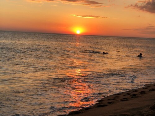 Casa Pura Vida, metros de la Playa, Piscina Climatizada