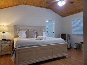 3 bedrooms, free WiFi, bed sheets, wheelchair access