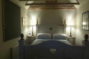 1 slaapkamer, een strijkplank/strijkijzer, wifi, beddengoed