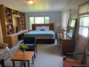 1 chambre, bureau, fer et planche à repasser, accès au Wi-Fi (inclus)