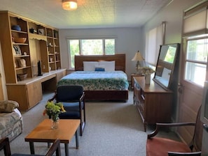 1 chambre, bureau, fer et planche à repasser, accès au Wi-Fi (inclus)