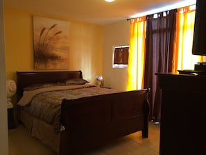 2 chambres, fer et planche à repasser, draps fournis
