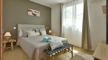 2 habitaciones, escritorio, wifi gratis y ropa de cama