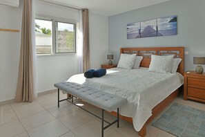 4 bedrooms, desk, iron/ironing board, free WiFi