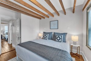 2 bedrooms, desk, free WiFi, bed sheets