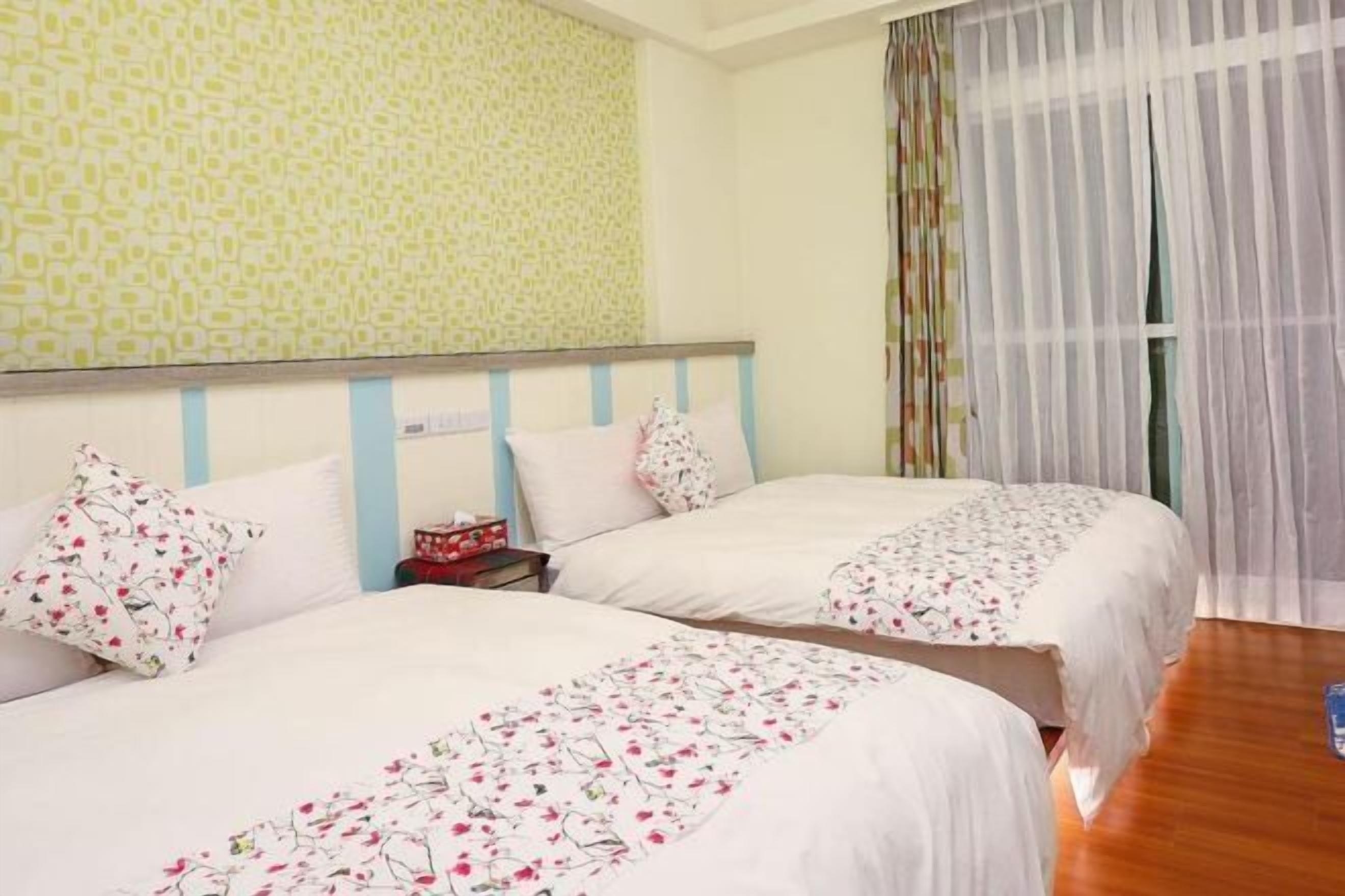 Free WiFi, bed sheets