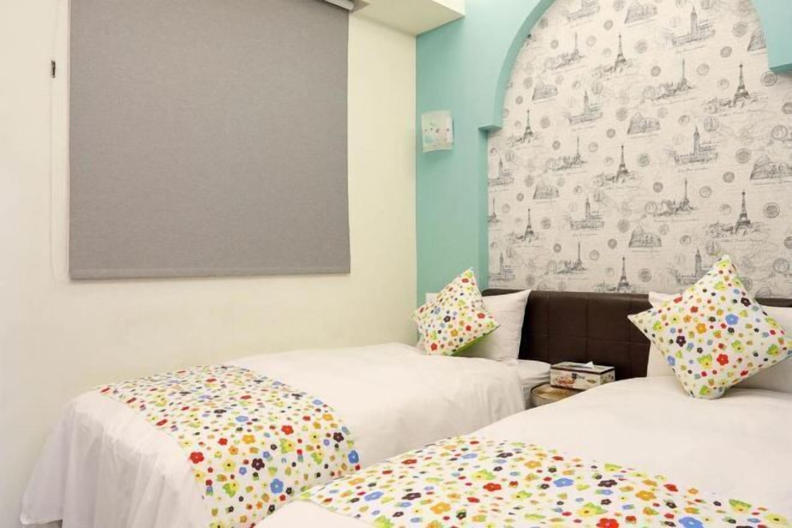 Free WiFi, bed sheets