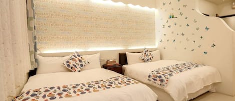 Deluxe Quadruple Room | Free WiFi, bed sheets