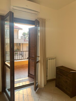 Apartment, 2 Schlafzimmer, Raucher, Balkon | 2 Schlafzimmer