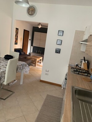 Apartment, 2 Bedrooms, Smoking, Balcony | Interior