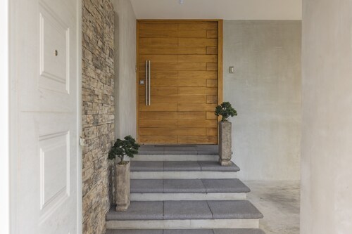 Aurora House/Exclusive place/ 1km from airport.