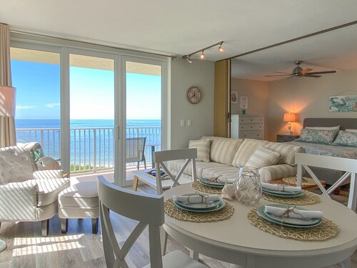 Gorgeous Beach Front Condo with Amazing Gulf and Beach Views, Master Ensuite too!