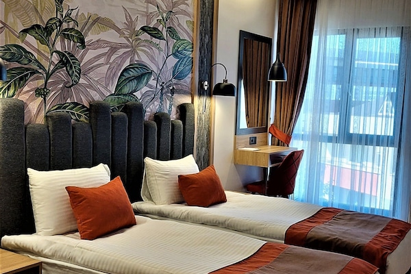 Standard Room | In-room safe, desk, soundproofing, free WiFi