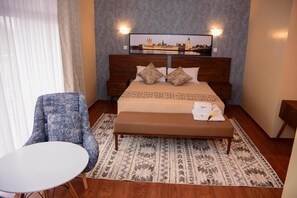 4 Schlafzimmer, Bügeleisen/Bügelbrett, kostenloses WLAN, Bettwäsche