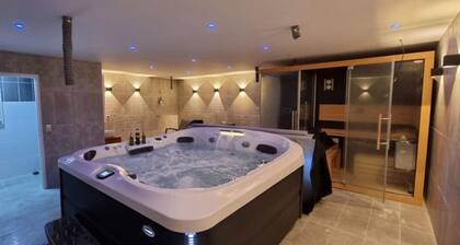 Fully equipped detached house, on a beautiful estate.