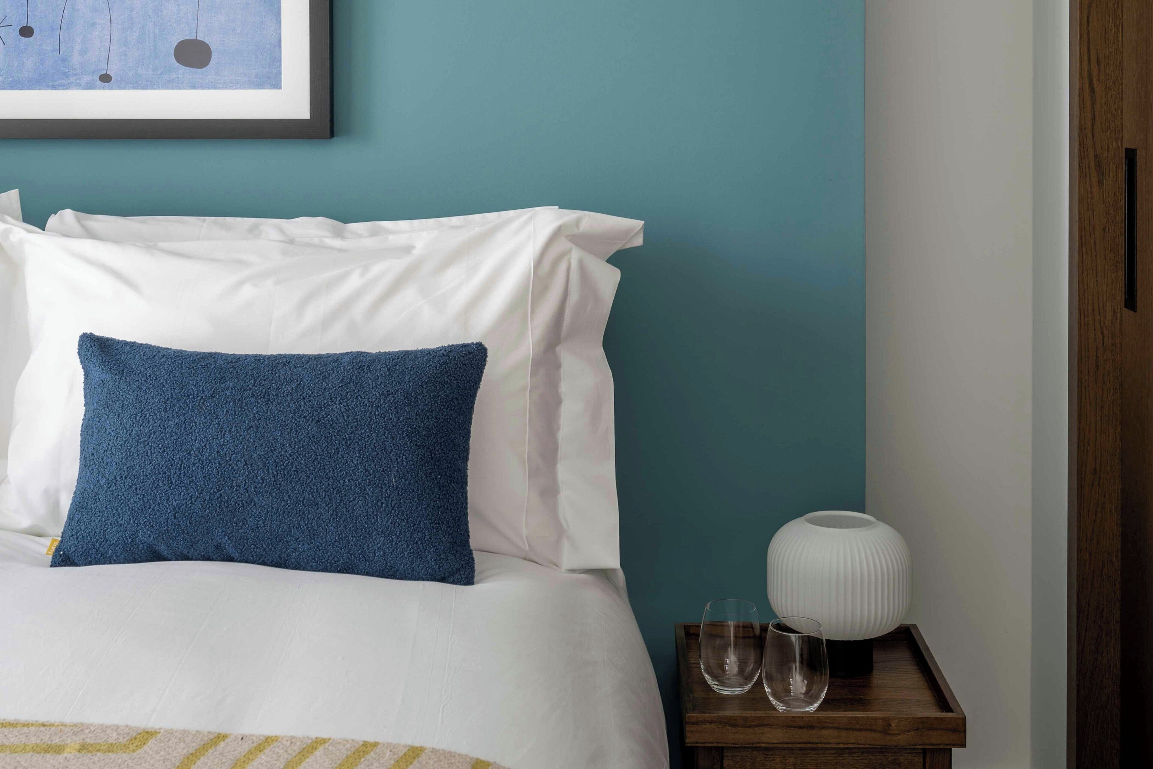 One Bedroom Apartment | In-room safe, desk, laptop workspace, blackout drapes