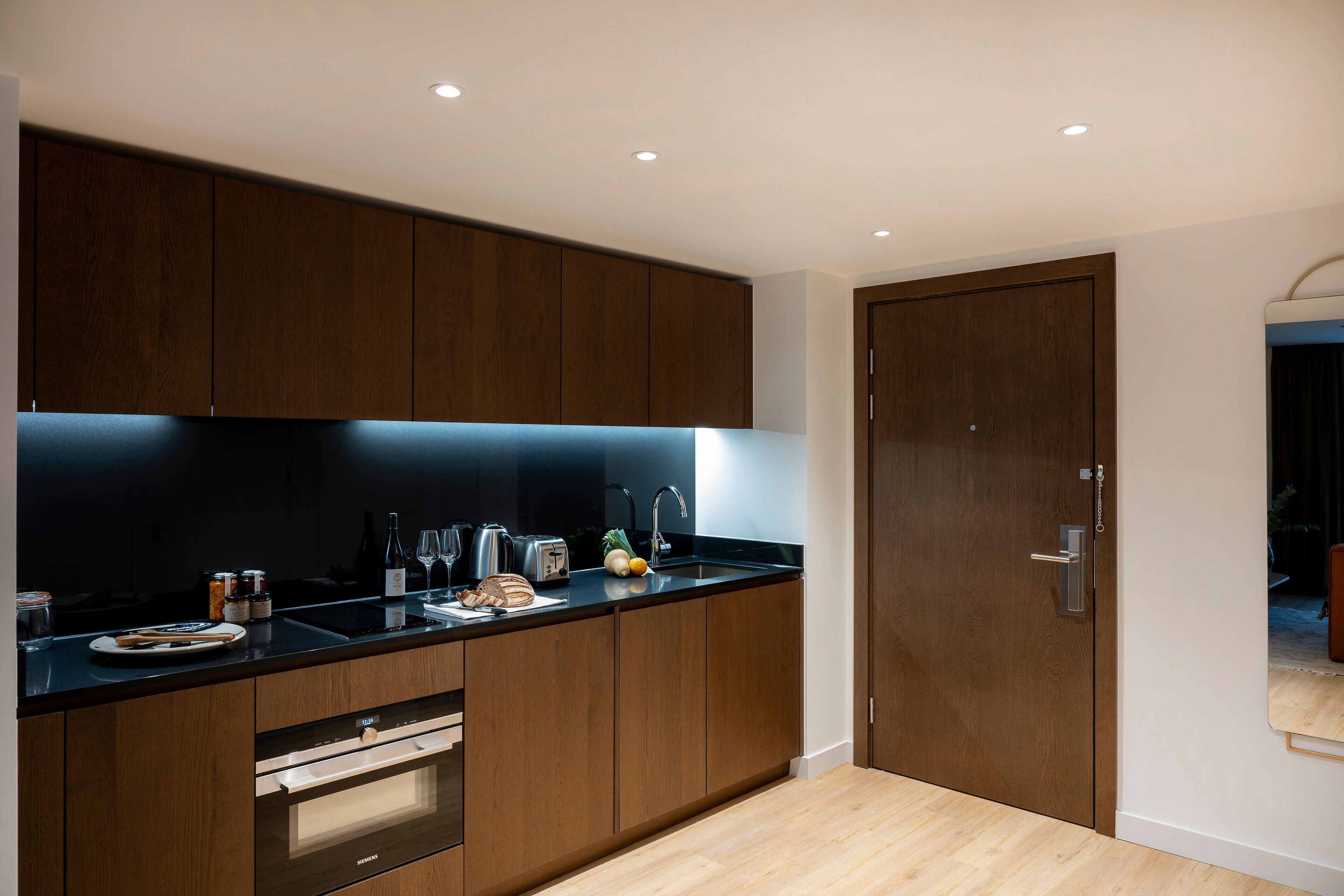 Large Studio Apartment | Private kitchen | Fridge, microwave, oven, dishwasher