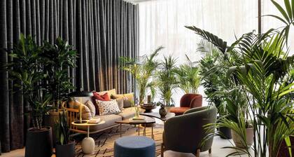 Cove Landmark Pinnacle