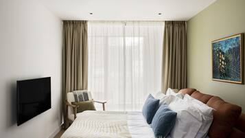 One Bedroom Apartment Accessible | 1 bedroom, in-room safe, desk, laptop workspace