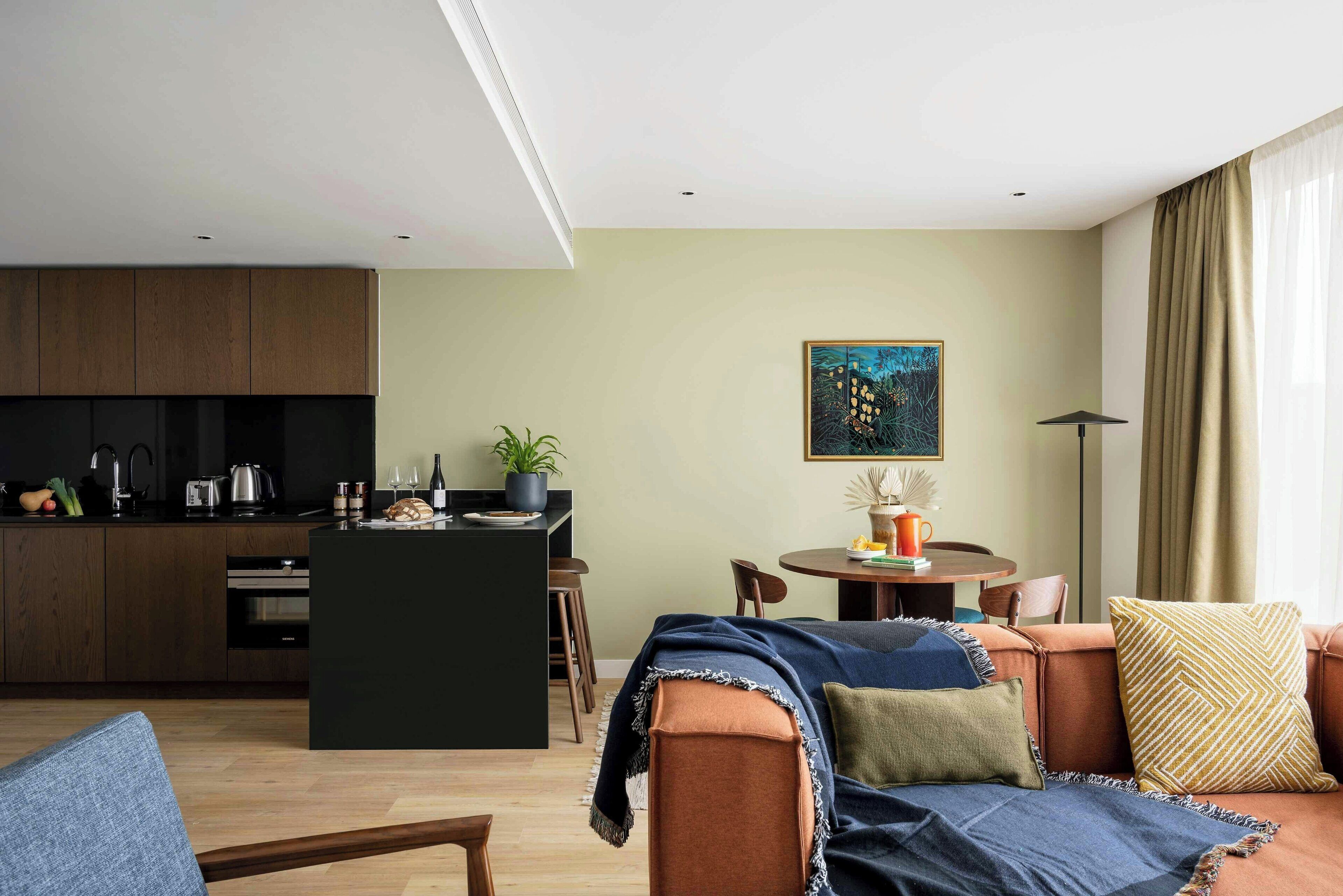 Large Studio Apartment | In-room safe, desk, laptop workspace, blackout drapes