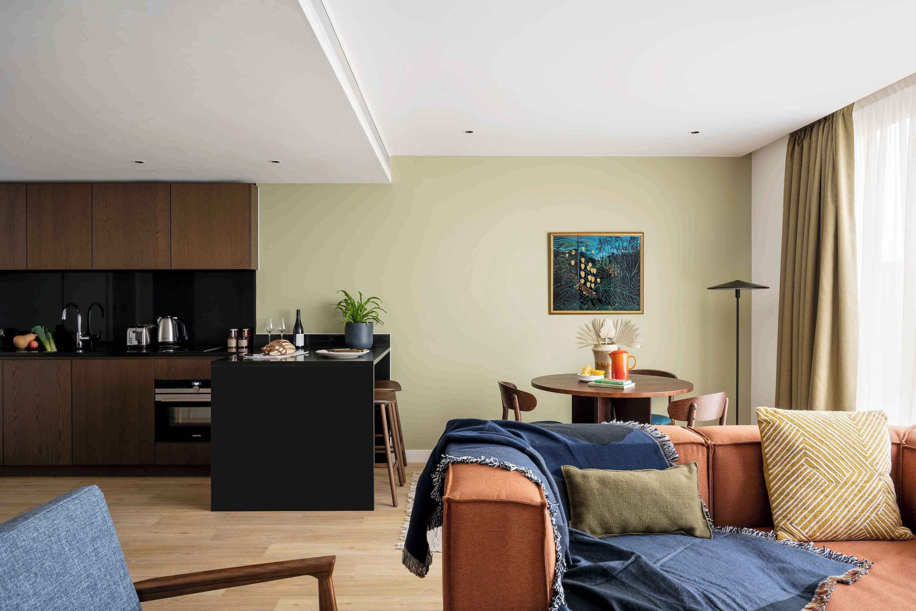 Large Studio Apartment | In-room safe, desk, laptop workspace, blackout drapes