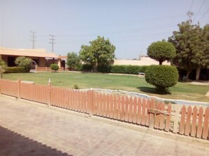 Standard Triple Room | Garden view