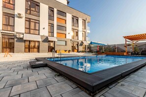 Piscina all'aperto, cabine incluse nel prezzo