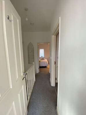 House, Multiple Beds | 4 bedrooms, iron/ironing board, free WiFi, bed sheets - Stunning 4-bed House in Derby (Derby)