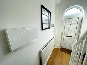 Ferienhaus, Mehrere Betten | 4 Schlafzimmer, Bügeleisen/Bügelbrett, kostenloses WLAN, Bettwäsche