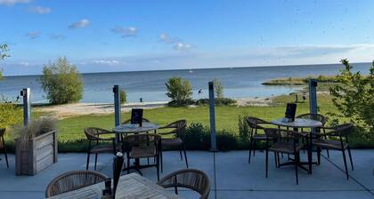 Spacious villa near IJsselmeer and forest