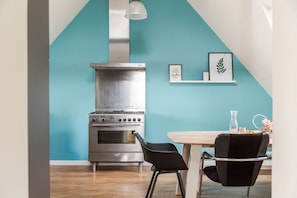 Private kitchen - 12P 5B Spacious villa near IJsselmeer and forest (Rijs)