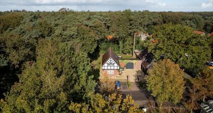 Beautiful English Villa with jacuzzi