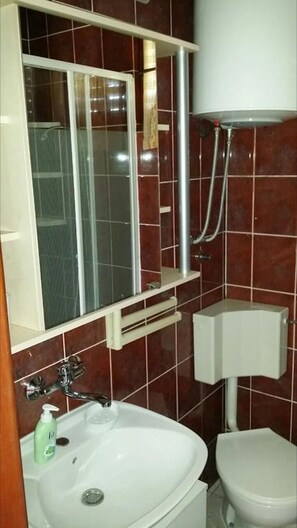 Apartment, 1 Schlafzimmer, Mikrowelle | Badezimmer