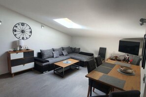 Apartment, 1 Bedroom, Microwave | Room amenity - Beautiful Family Apartment a5 for 5 Guests in Vrvari, Close to the Beach (Porec)