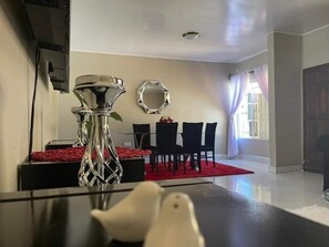 อพาร์ทเมนท์, 2 ห้องนอน, สูบบุหรี่ได้, ระเบียง | ภายใน