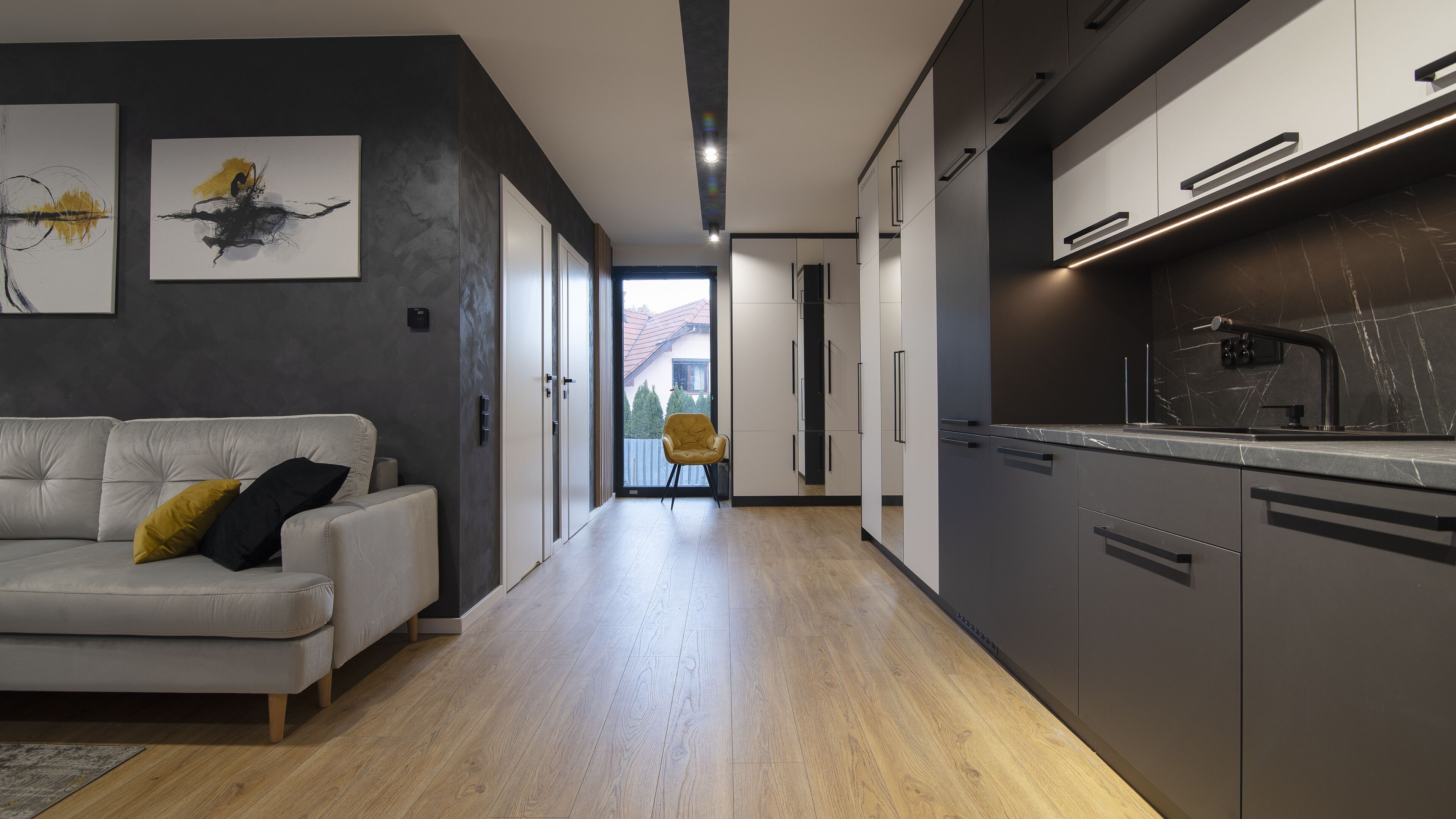 Apartment (C18) | Living area | Flat-screen TV