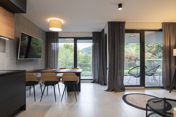 Leilighet (B 10) | Oppholdsområde | Flatskjerm-TV